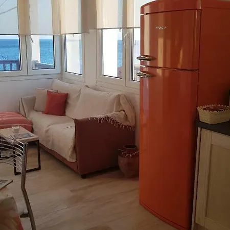 Blue Island Apartment *