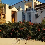 Blue Island Apartament Batsi