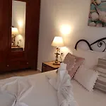 Blue Island Apartament Batsi