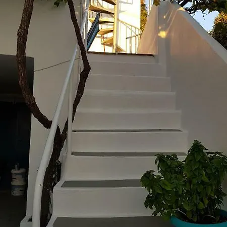 Blue Island Apartment