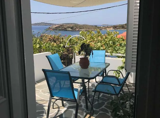 Blue Island Apartment *