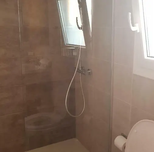 Blue Island Apartment *