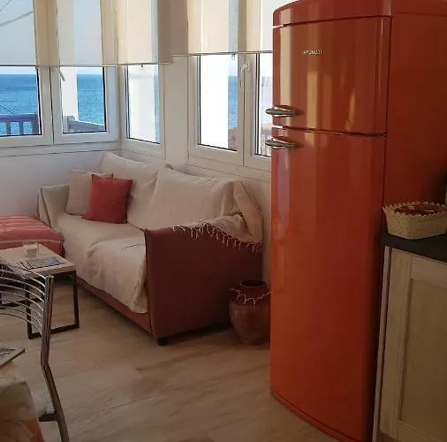 Blue Island Apartment *